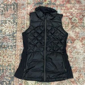 Lululemon black Down for a Run vest